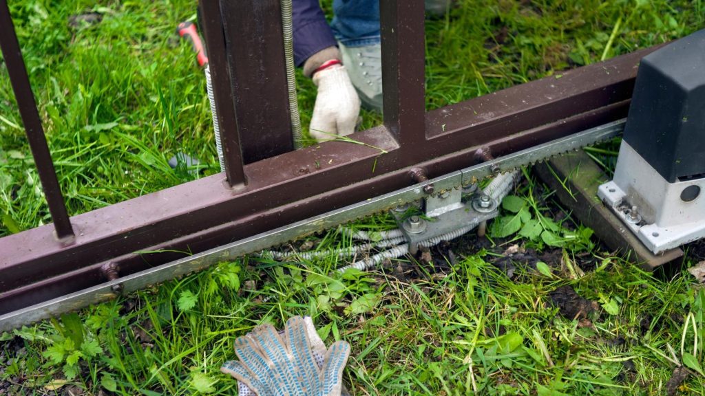 How long do automatic gates last in Arizona, lifespan and maintenance guide from ParkPro Phoenix